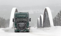 رانندگی کامیون در فصل زمستان